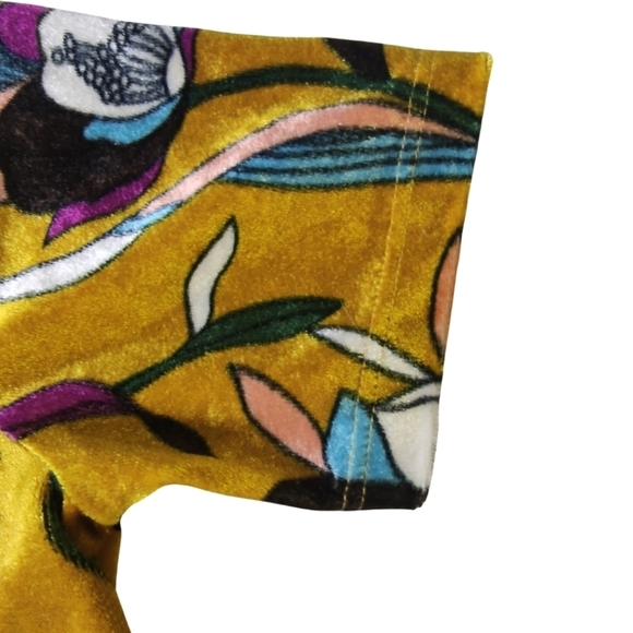 Gold Velvet Vintage Style Crop Top - Picture 2 of 5